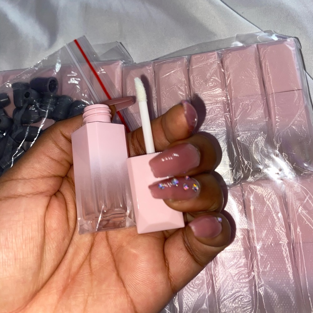 Lip gloss tube empty